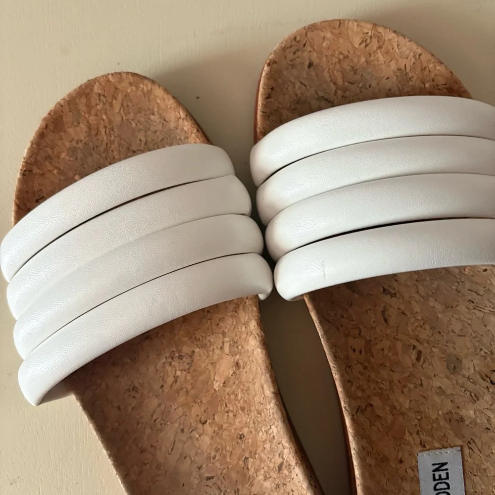 Steve Madden Minimalist White Slide Sandals